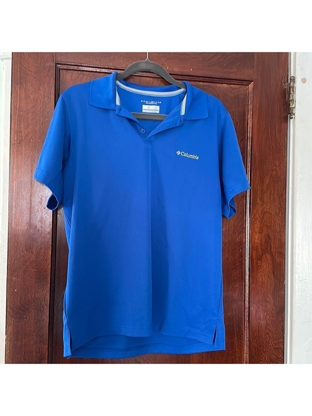 COLUMBIA mens polo; size medium
